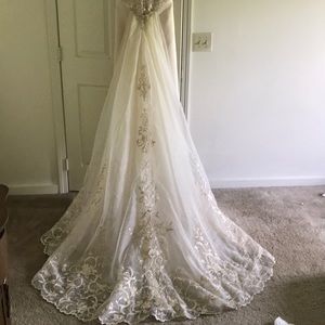 **SOLD**Train for Mia Solano wedding dress